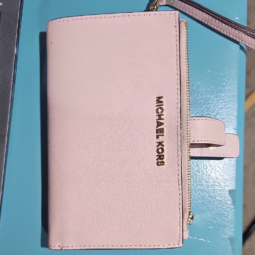 Michael Kors Blush Pink Wallet
